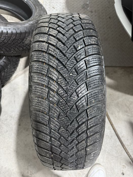 Продавам зимни гуми 225/60/18 Чисто нови!