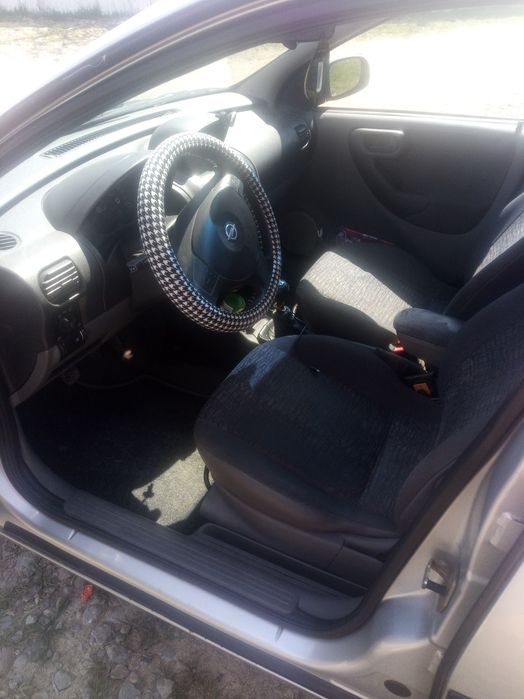 OPEL CORSA Anul 2001