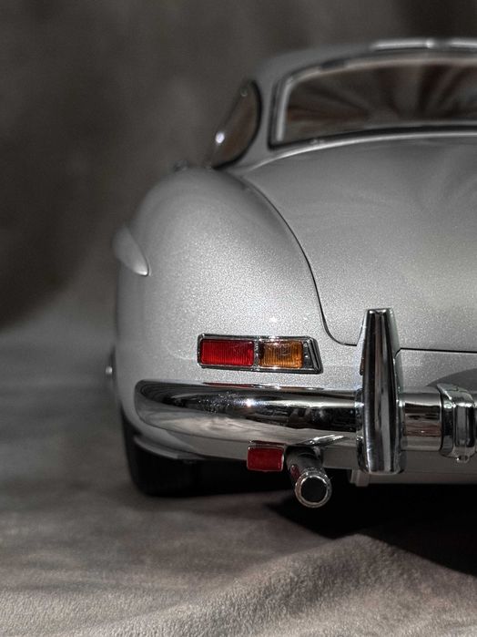 Коллекционная модель Mercedes 300SL 1:8 масштаб (56 см)
