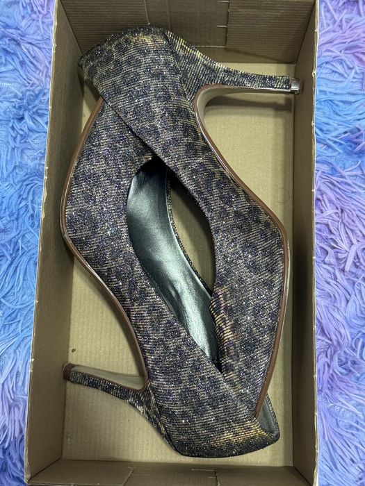 Pantofi eleganti - model sarpe - marime 40