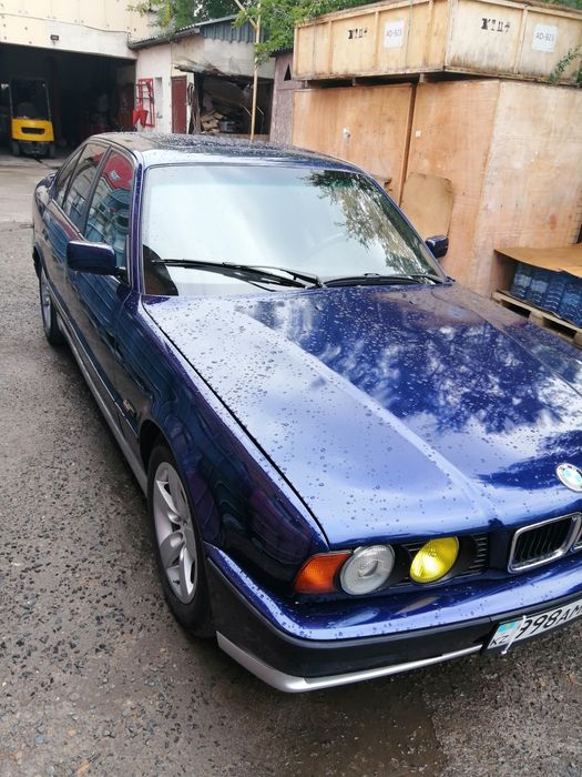Продам BMW . 1994год