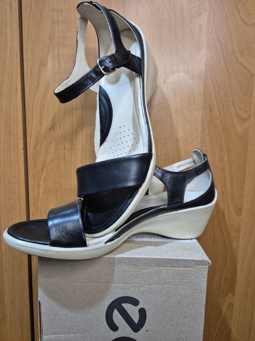 Босоножки женские Ecco