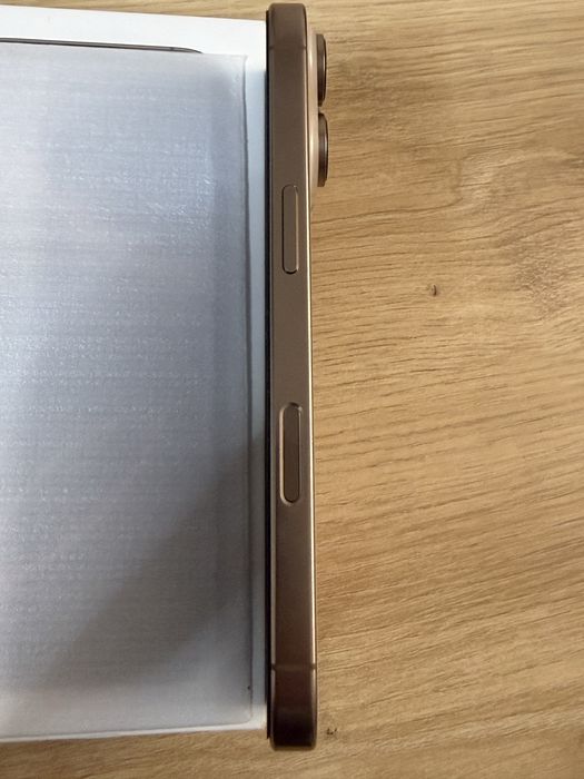 Iphone 16 Pro, Desert Titanium, 128 GB, baterie 100%, GARANȚIE!