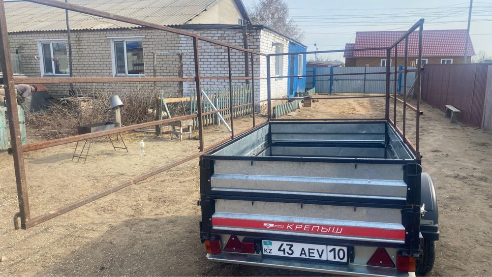 Прицеп с обшивкой в отличном состоянии