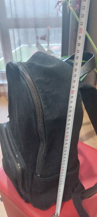 Дамска раница, голяма и удобна.