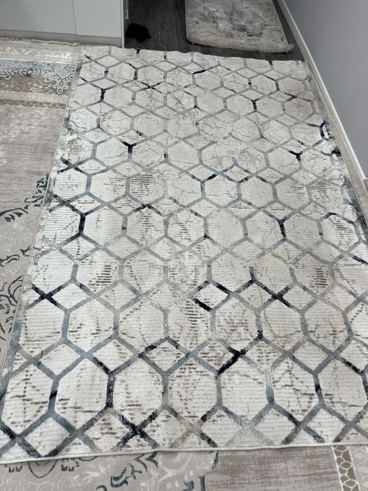 Ковер 1,8/2,8.  .