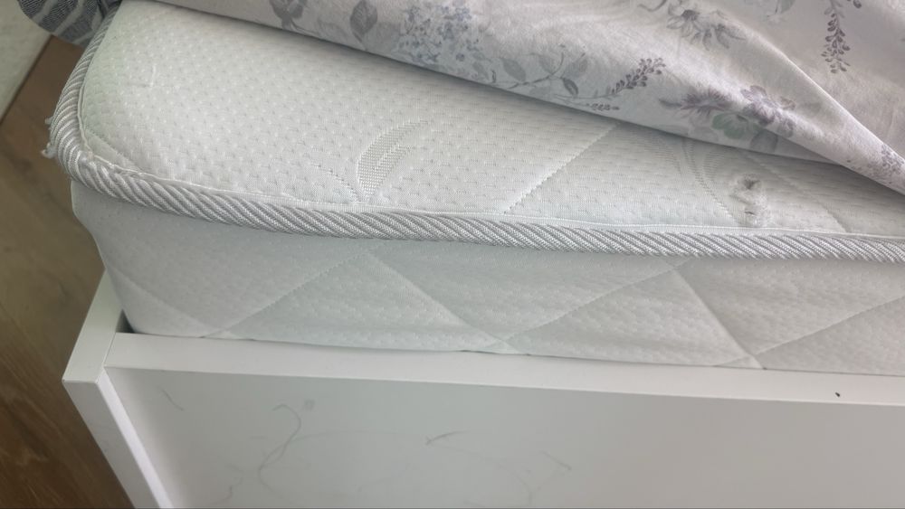 Продам кровать полуторка