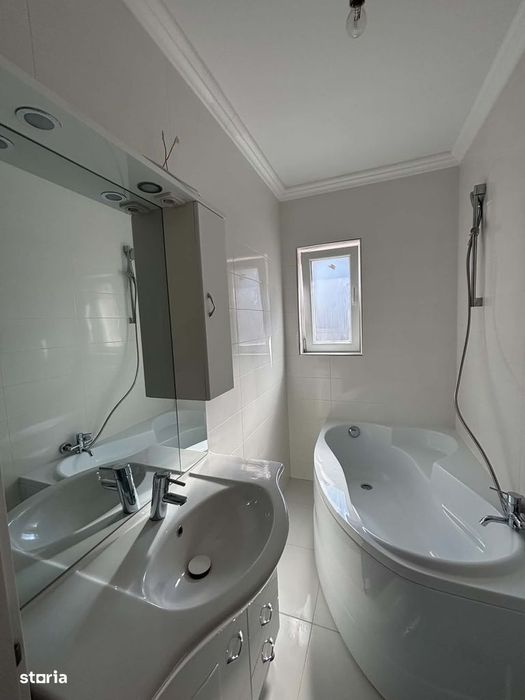 De vânzare 2 camere decomandate ,et.1 ,Ipotești(Hereditas)-Suceava