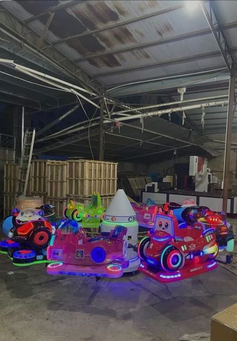 Atraksion, Batut, karusel