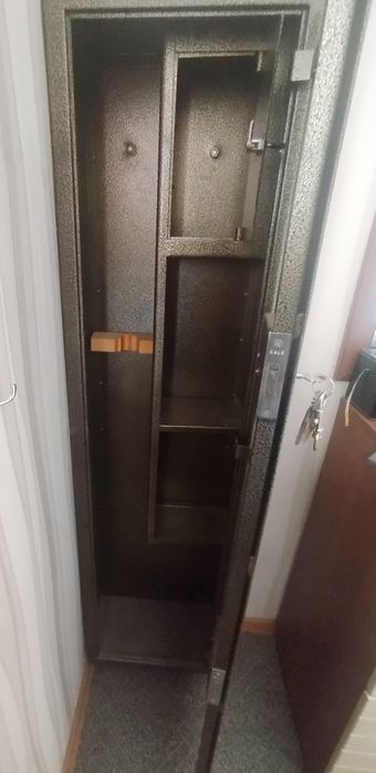 Продам сейф металлический
