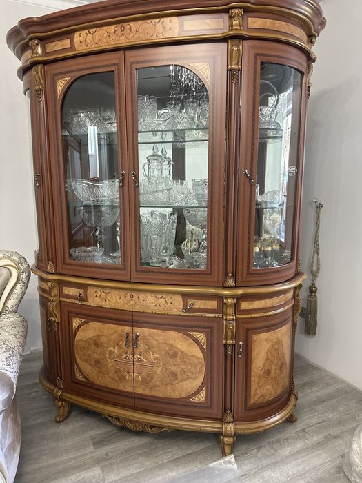 Продаю Комплект Гастинный