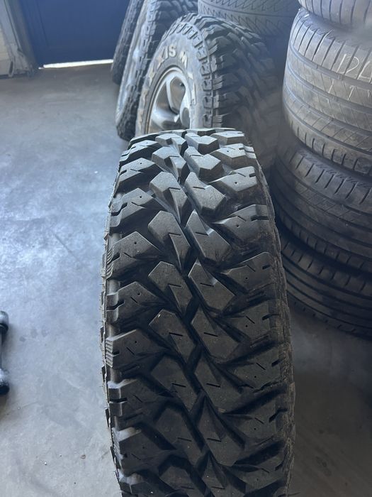 Maxxis Bighorn LT235/75R15 + джанти 15” – ТОП състояние