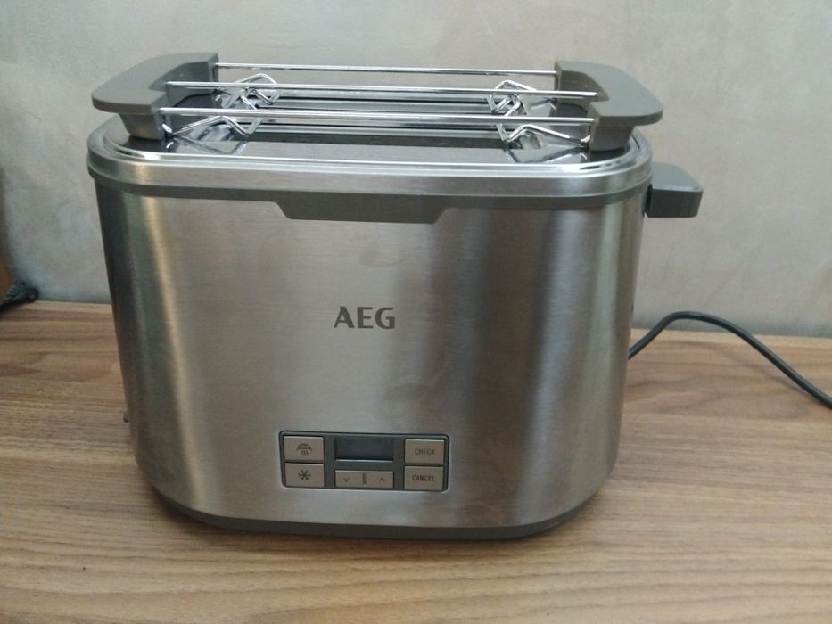 Тостер.. AEG нов