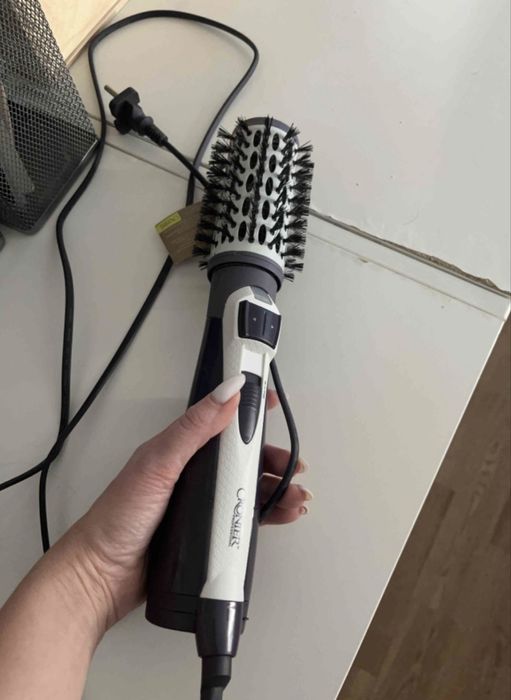 Продам фен с крутящемся брашингом для укладок