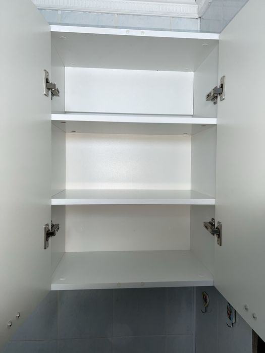 Шкаф навесной для ванной комнаты