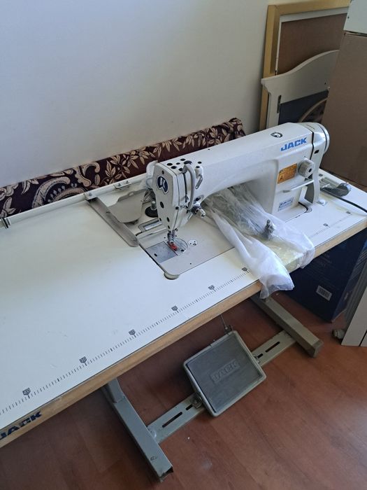 Швейная машинка 2 штуки