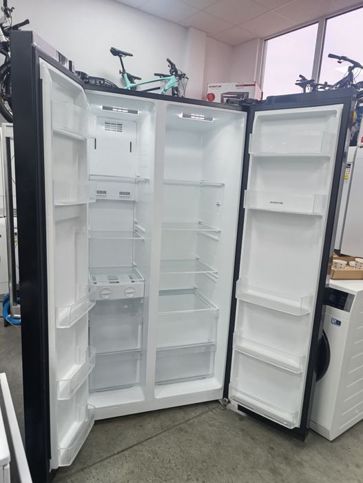 Американски двукрилен Хладилник Inventum