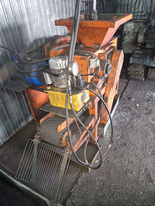 Брикетный формомочный станок