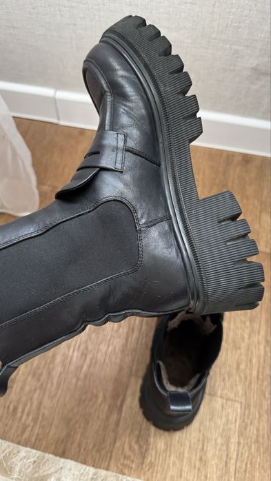 Продам зимние челси, натуралка