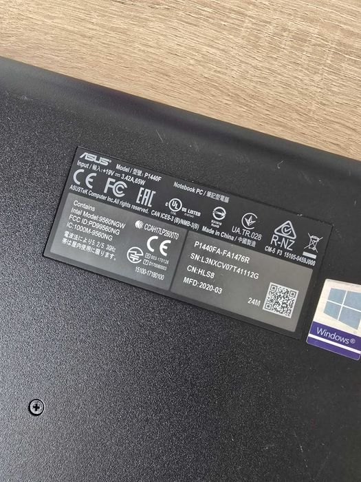 ASUS PRO P1440 (14") Full HD