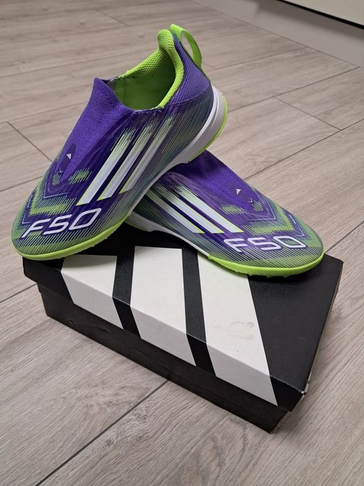 Ghete fotbal F 50, pentru copii, număr 34 (NOI)