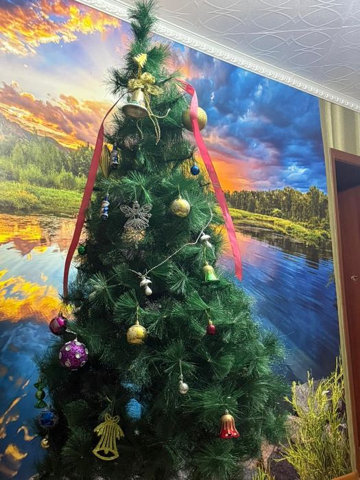 Елка с игрушками два метра