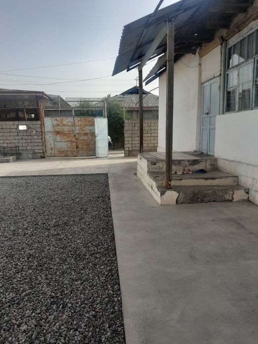 Уй сотилади Янгибозорда