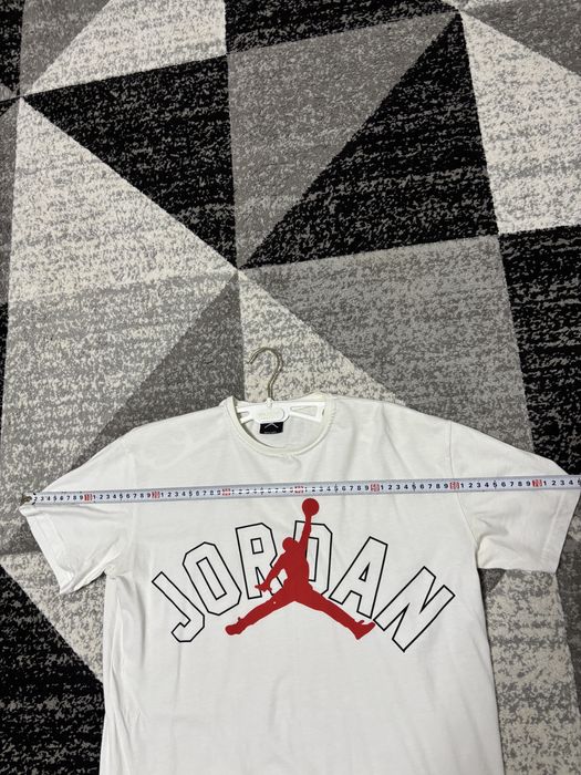 Tricou Jordan alb – mărimea S, nou fără etichetă