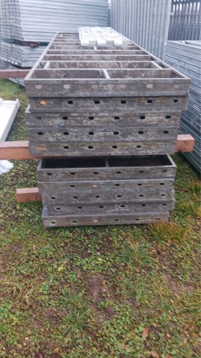 Schela de constructii 23€ m4, discutabila