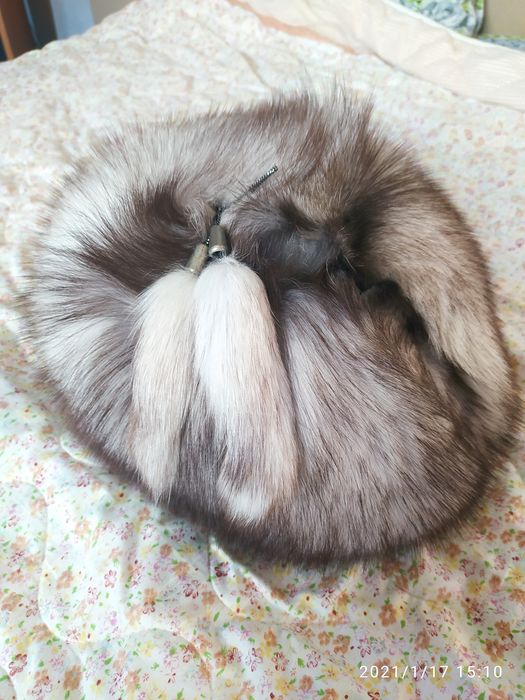 2 шапки мужская и женская