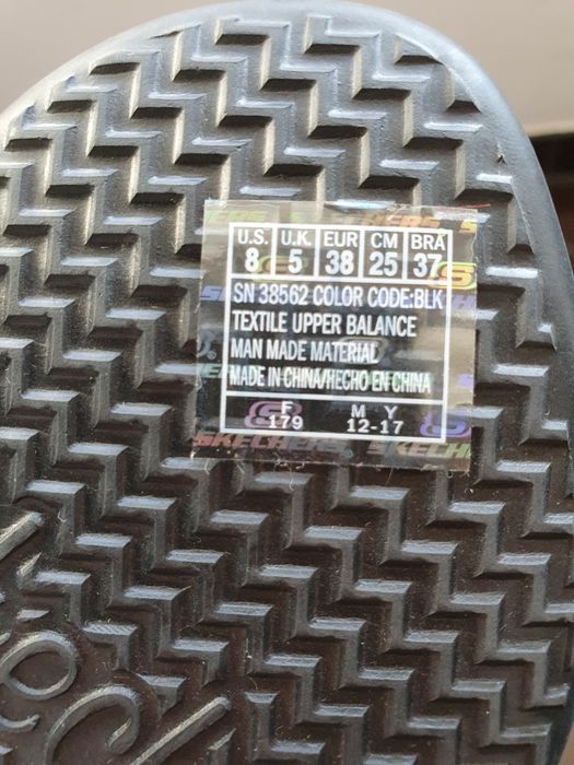 Saboti vara Skechers