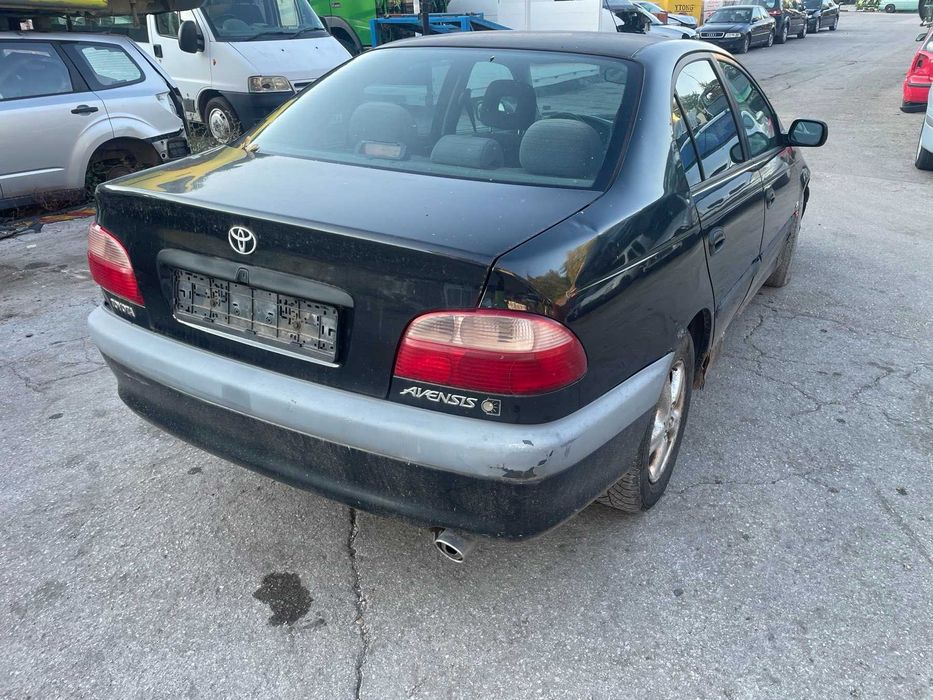 Toyota Avensis 2.0i / Тойота Авенсис 2.0 бензин 2001 година на части