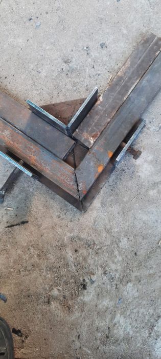 Зажим уголь 90 градусов