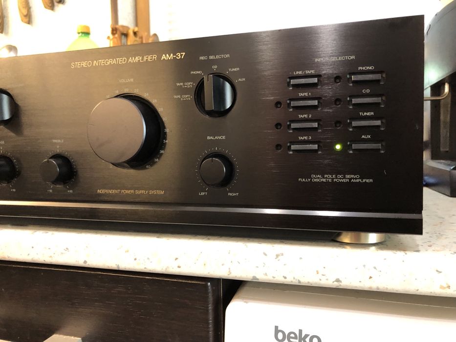Като нов Akai AM-37