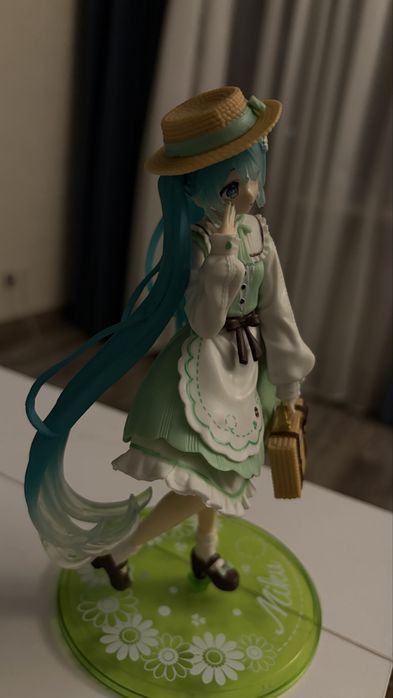Hatsune Miku figure
