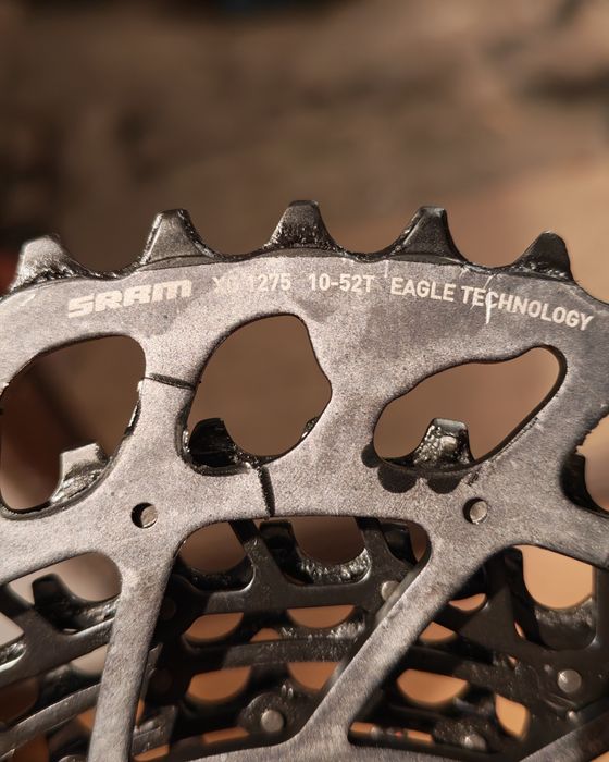 Pinioane 10- 52 t plus butuc Sram