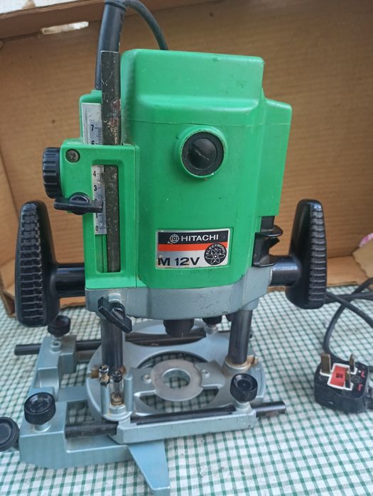 Оберфреза Hitachi M 12V , 1850W 12мм цанга