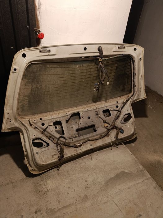 Крышка багажник на лексус RX 300
