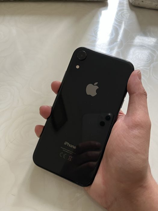 Продам iPhone XR 64 ГБ