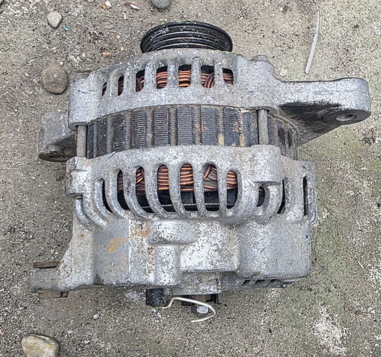 Alternator Renault clio 2/3 dacia Logan 1 / sandero 1
