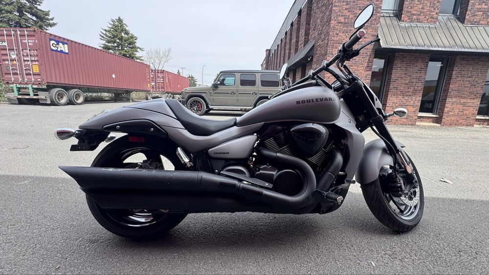 Suzuki intruder M109r