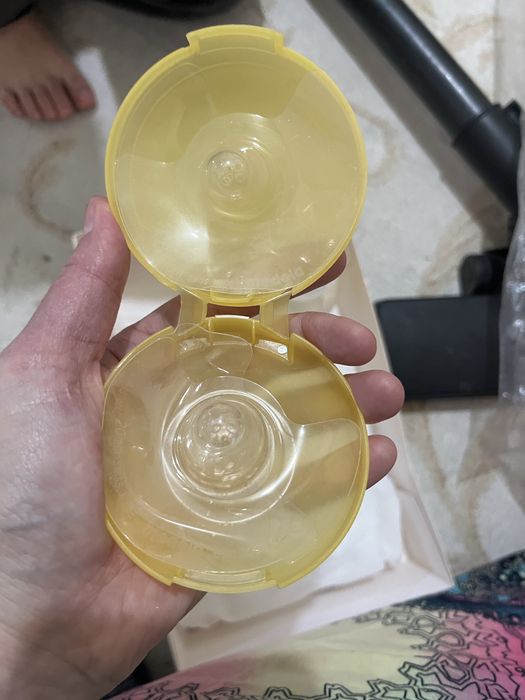 Молокоотсос Medela ,бандаж Фэст