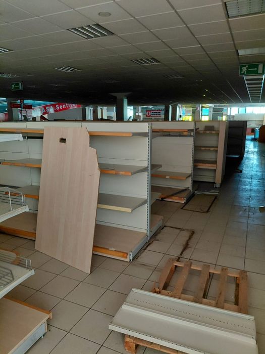 Rafturi metalice pentru magazine proveniență Italia