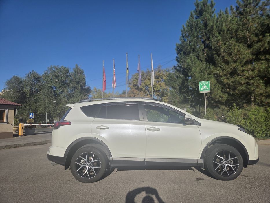 TOYOTA RAV4 2018 г.в.