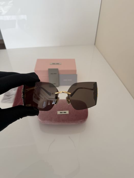 Дамски слънчеви очила Miu Miu