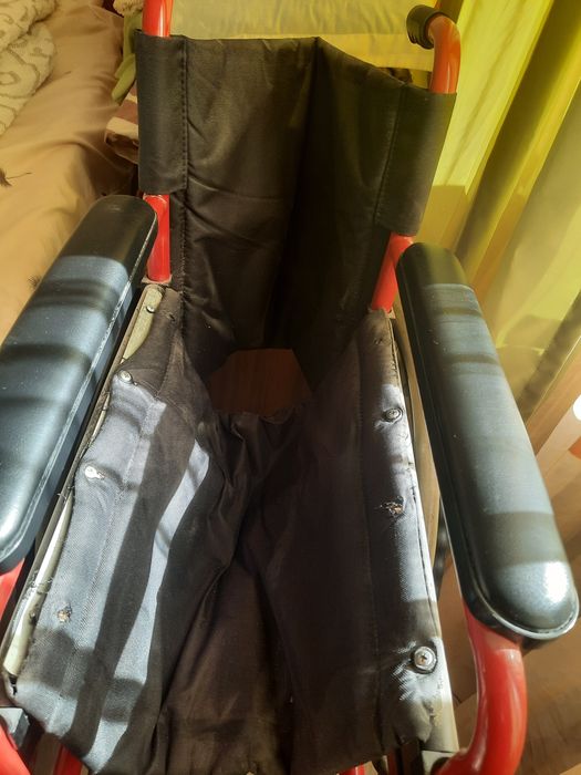 Scaun pliabil persoane dizabilitati utilizat