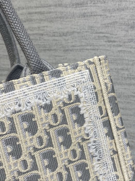 Dior Tote Micro чанта