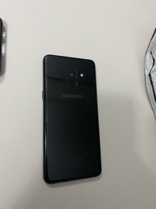 Samsung A8 Продам