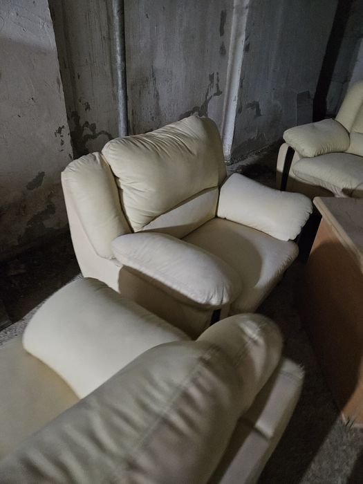 Кожаный диван и 2 кресла самовывоз
