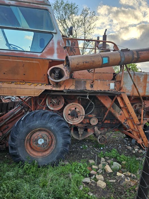 Два комбаина Нива СК5